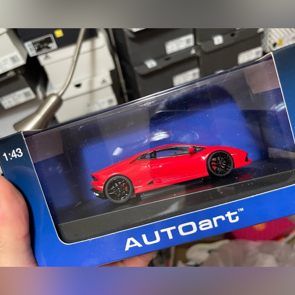 🏎️ Model Diecast Lamborghini Huracan -Auto Art - scale 1:43- metallic Red - Picture 7 of 8